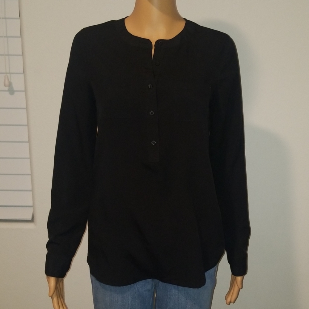 Simple Black Long Sleeve 5 button top